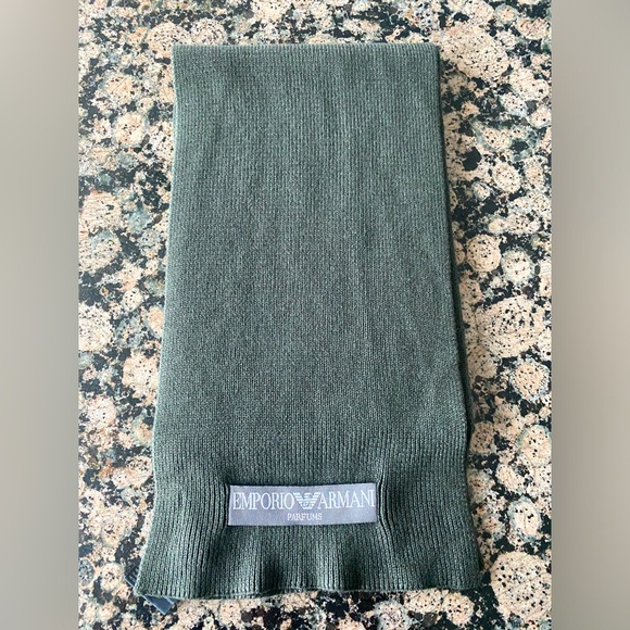 Emporio Armani Men’s Scarf - Picture 2 of 4
